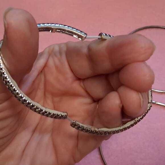 Bangle Bracelets -- Set of 5 -- 1 Stretch Expansion -- Siver & Gold Tones - Picture 10 of 12